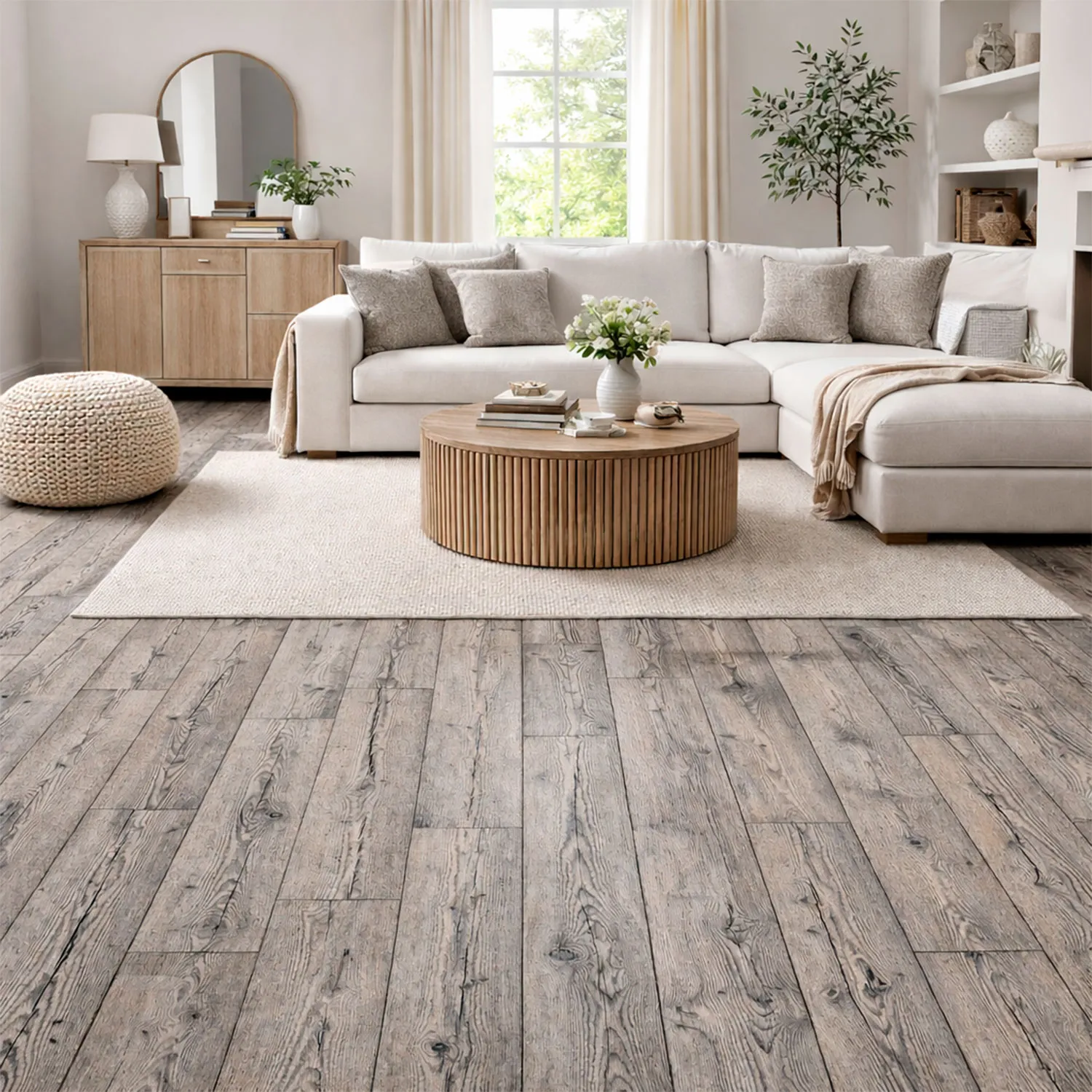 Piso laminado instalado en sala moderna